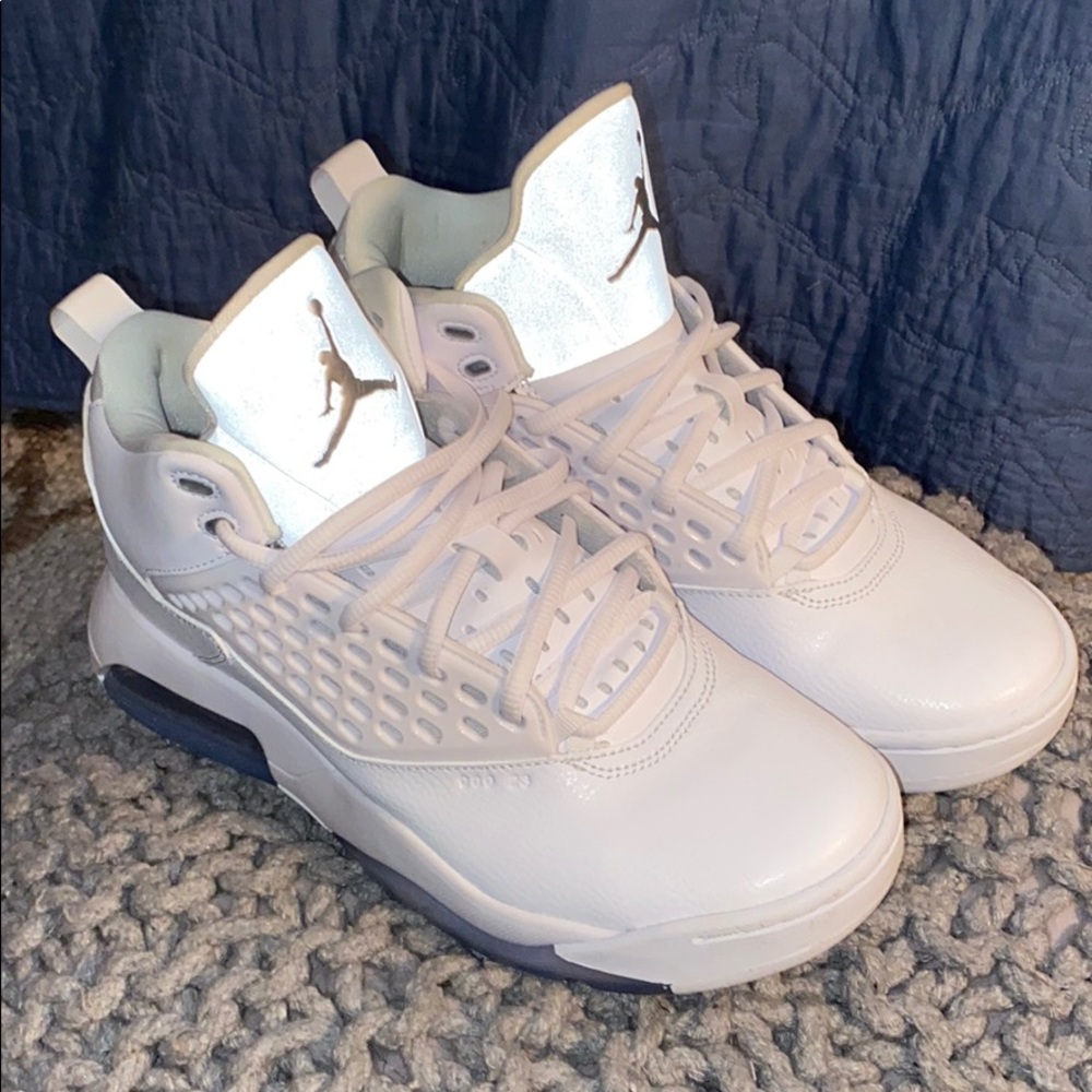 COPY - Jordan Maxin 200